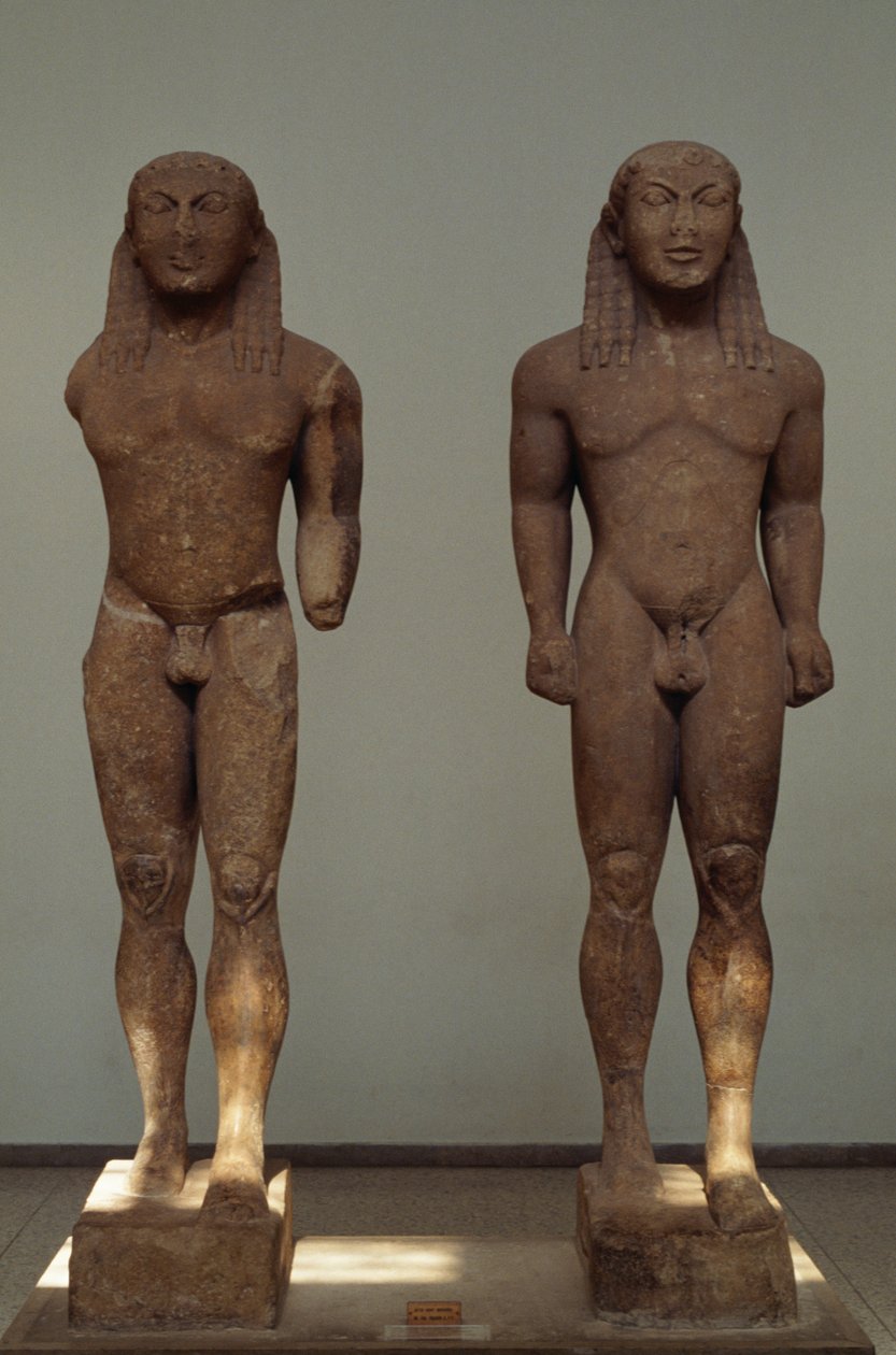 Kleobis ja Biton, n. 610-590 eKr., Parian marmoripatsaat, Polymedes of Argos, omistettu Delphille Argosin kaupungin toimesta Kreikasta, Kreikan sivilisaatiosta, 7.-6. vuosisadalla eaa. tekijältä Unbekannt Unbekannt