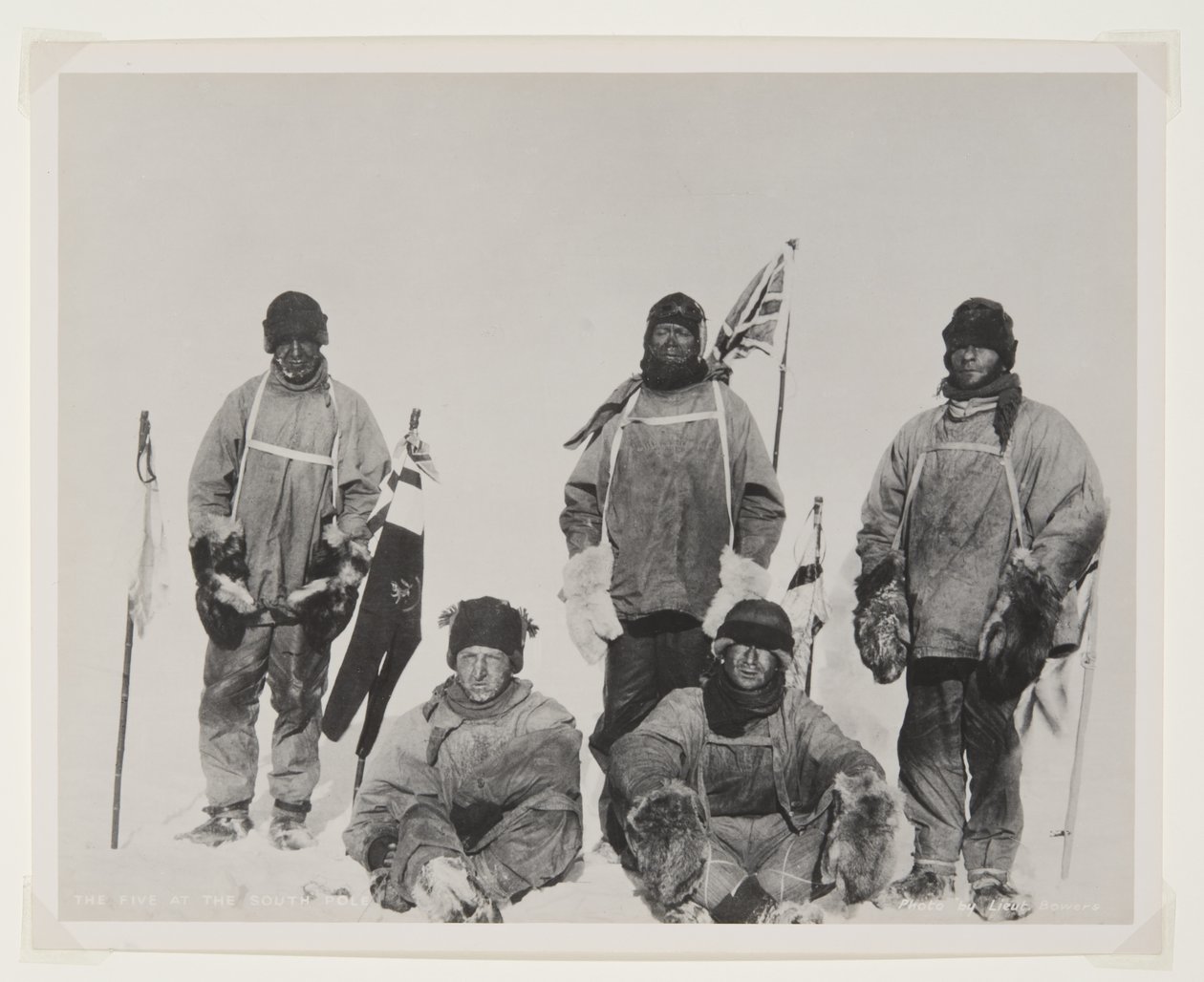 Viisi etelänavalla (bromidiprintti) tekijältä Lieutenant Henry Robertson Bowers