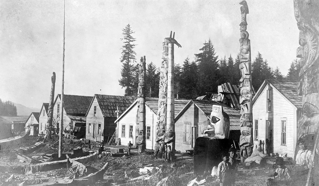 Intiaanikylä Howkanissa, Alaskassa, 1896 tekijältä Lloyd Valentine and Pond, Edwin Percy Winter