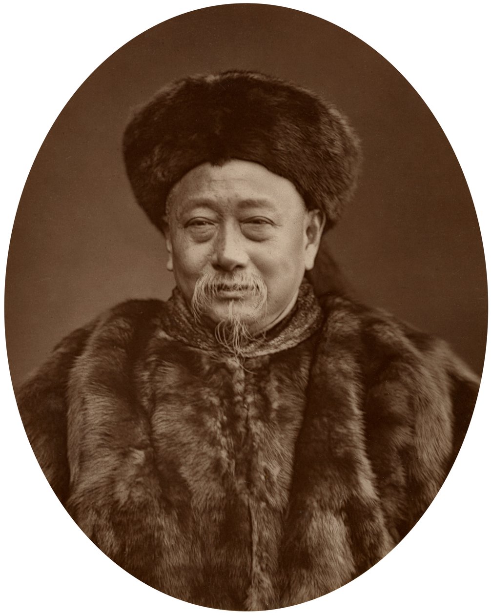 Kuo Sung-Tao, Kiinan ensimmäinen lähettiläs Iso-Britanniaan, 1880. tekijältä Lock and Whitfield