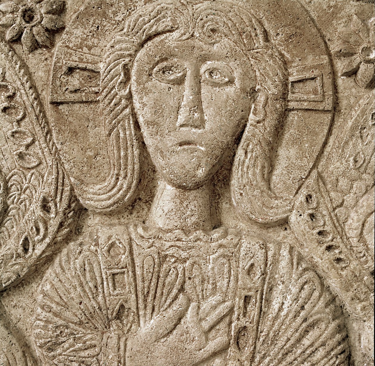 Keskiajan arkeologia (keskiaika). Lombardian barbaaritaide: Kristuksen yksityiskohta, herttua Rachisin alttarin matala kohokuvio. Veistos, Lombard-taide, 737-744. Cividale del Friuli, Chretien-museo, katedraalin aarre tekijältä Lombard School