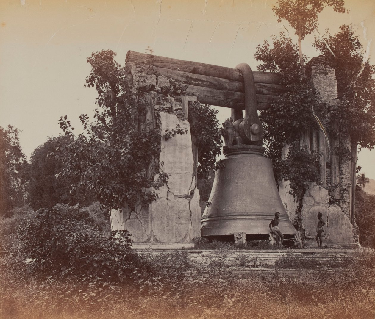 Big Bell, Mandalay, Burma tekijältä Lord Henry Rawlinson