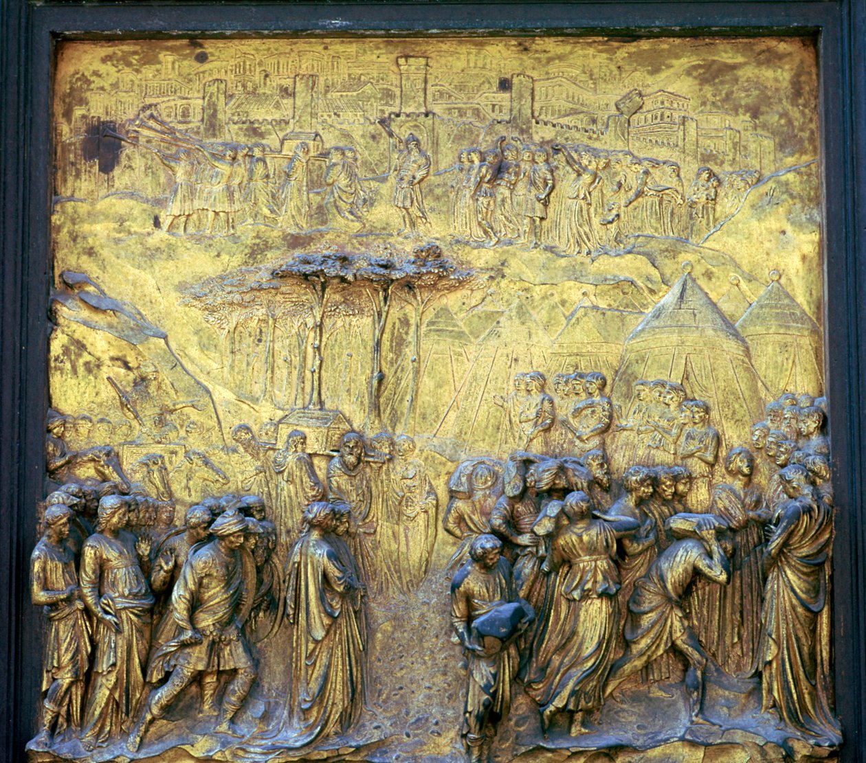 Yksityiskohta Paratiisin ovista kastekappelissa, 1400-luku tekijältä Lorenzo Ghiberti