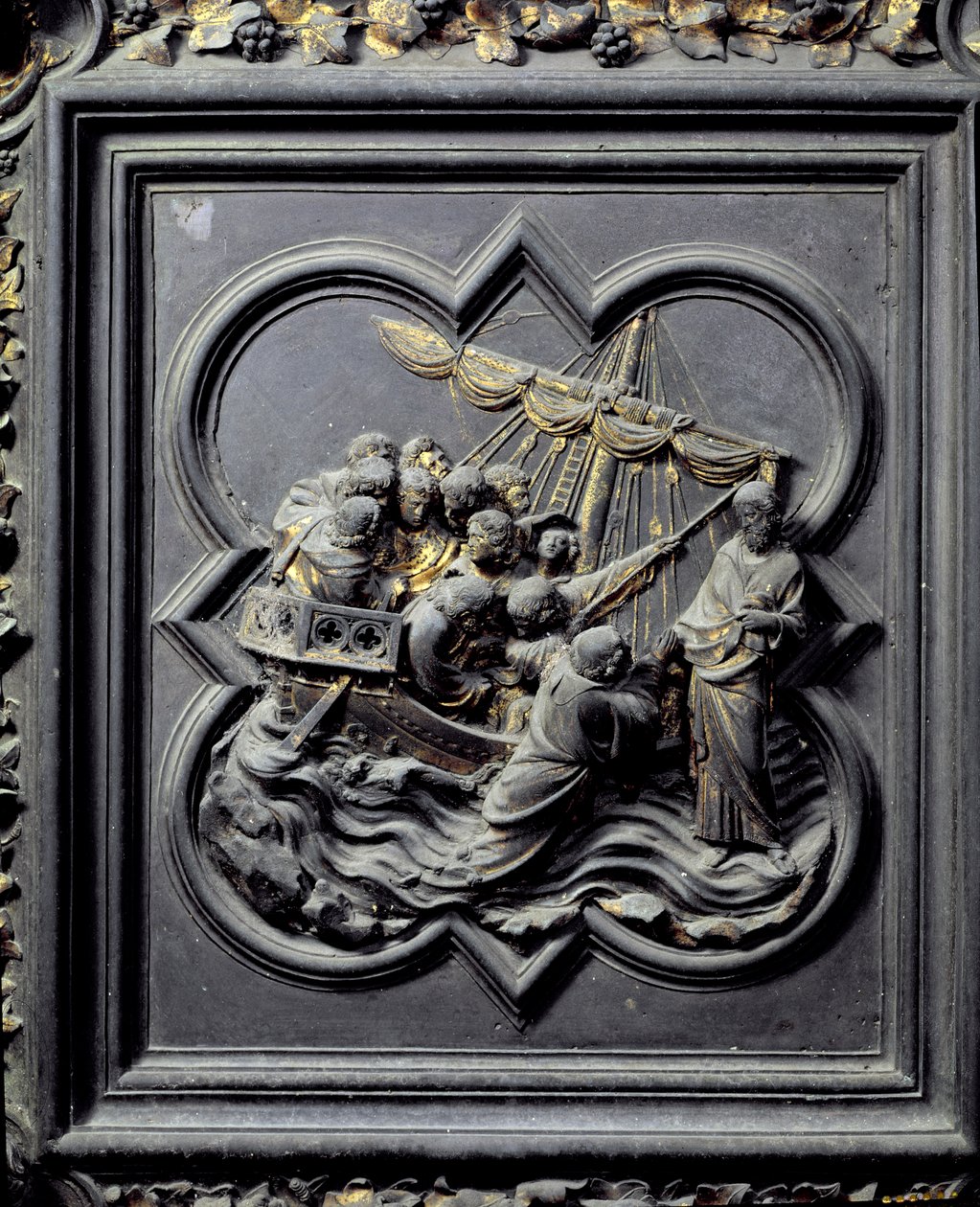 Jeesus kävelee veden päällä ja pelastaa Pietarin, kahdeksas paneeli San Giovannin kastekappelin pohjoisista ovista, 1403-24 (pronssi) tekijältä Lorenzo Ghiberti