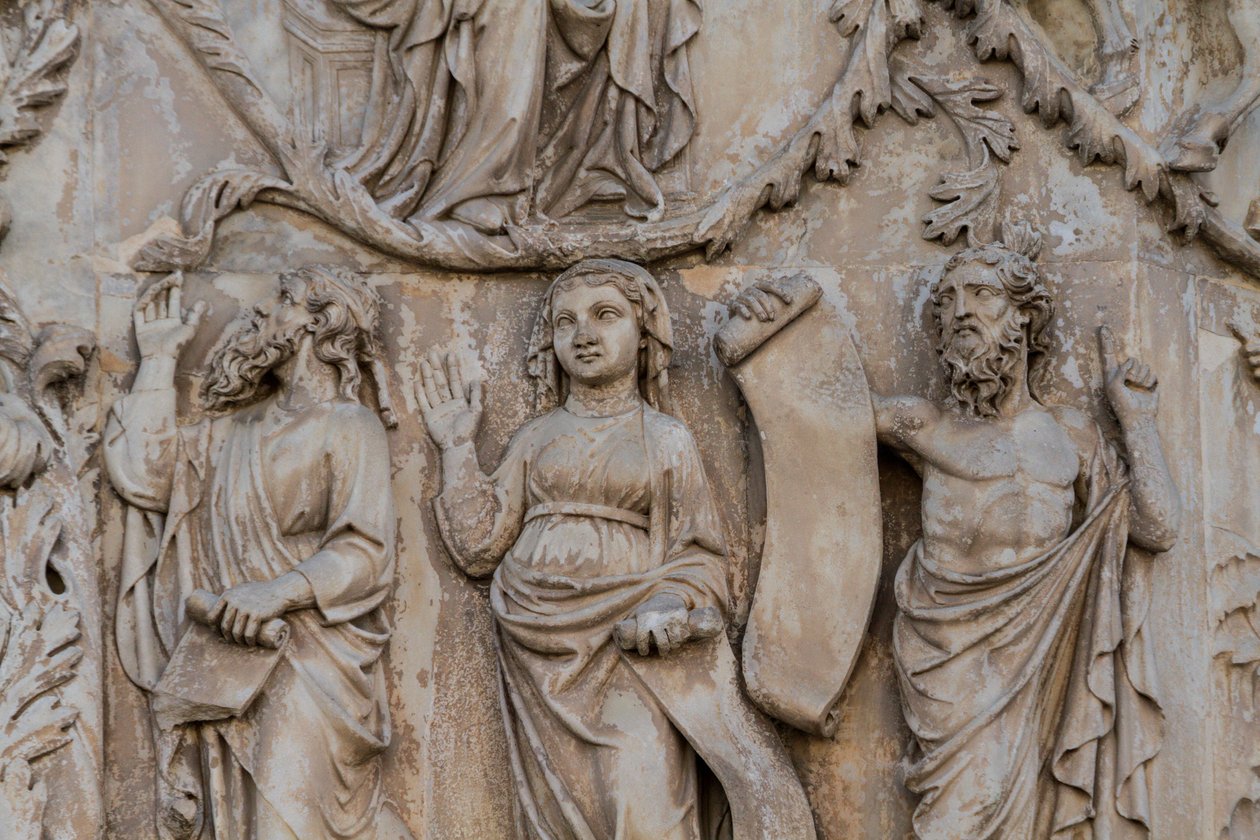 Profeetat, yksityiskohta Jesse-puusta ja messiaaniset profetiat, Genesiksen tarinat, Lorenzo Maitanin (ennen 1275-1330) bareljeefit, toinen pilari, Orvieton katedraalin julkisivu, Umbria, Italia tekijältä Lorenzo Maitani