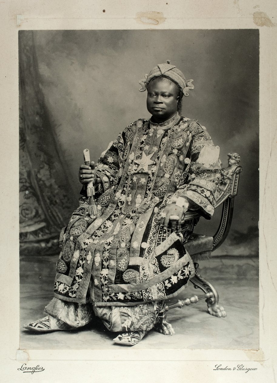 Tegumada Ademola, Englanti, 1904 (gelatiinihopeakuvio) tekijältä Louis Adolph Langfier