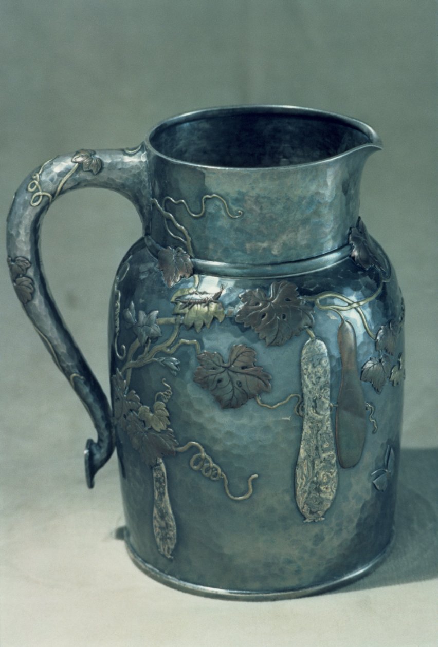 Huonekalut ja erilaiset esineet 1100- ja 1300-luvuilta tekijältä Louis Comfort Tiffany