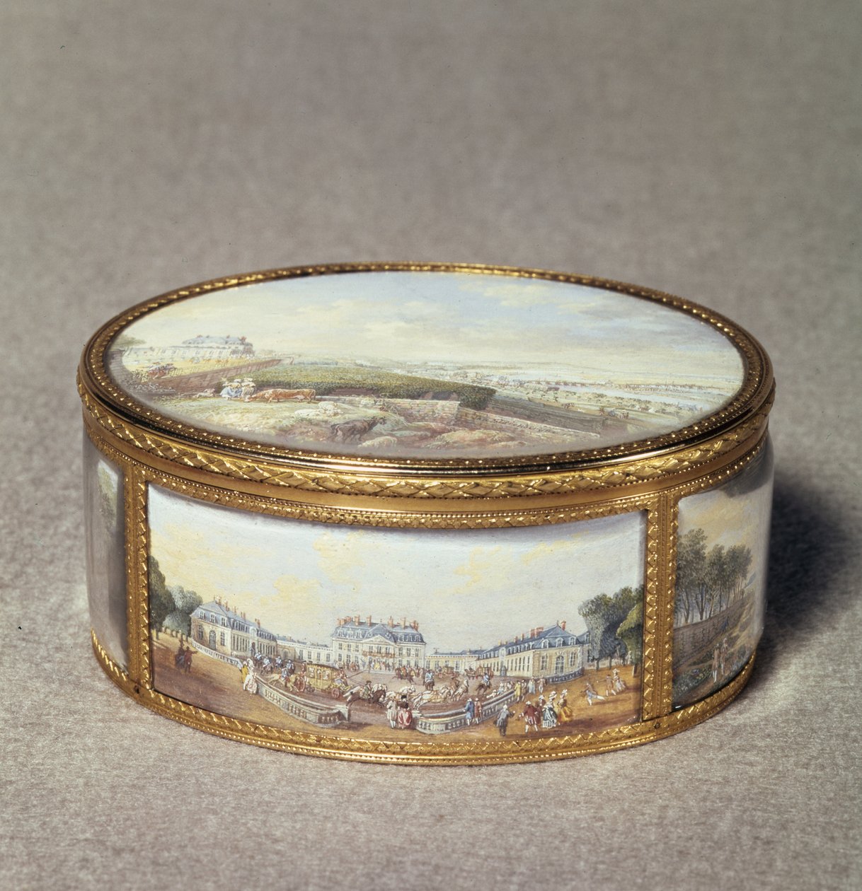 Nuuskalaatikko maalattu näkymällä Schloss Bellevuelle (emali kullalla) tekijältä Louis Nicolas van Blarenberghe