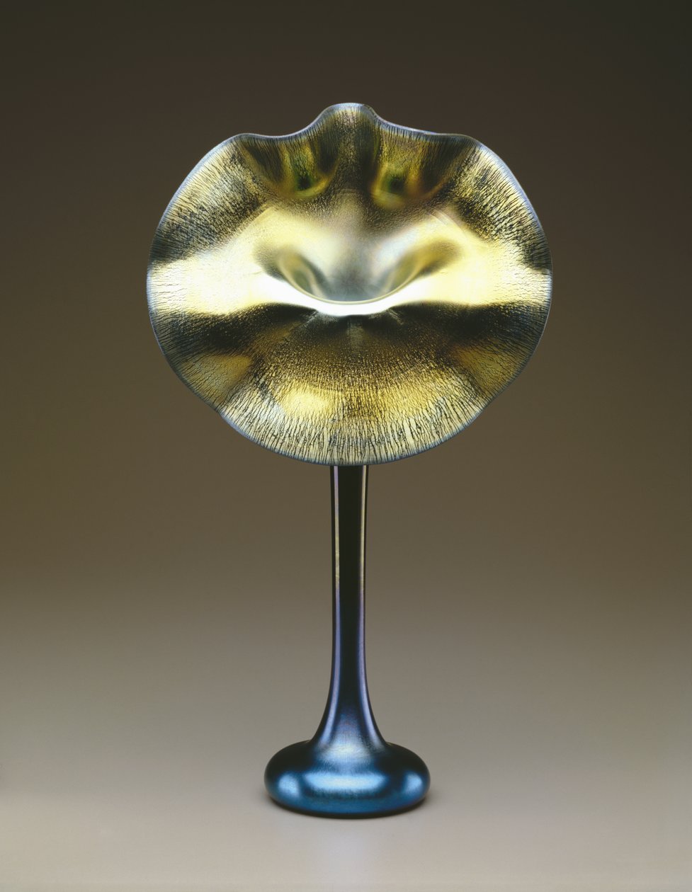 Sininen ja kultainen suosikki "Jack-in-the-Pulpit" -maljakko tekijältä Louis Comfort Tiffany