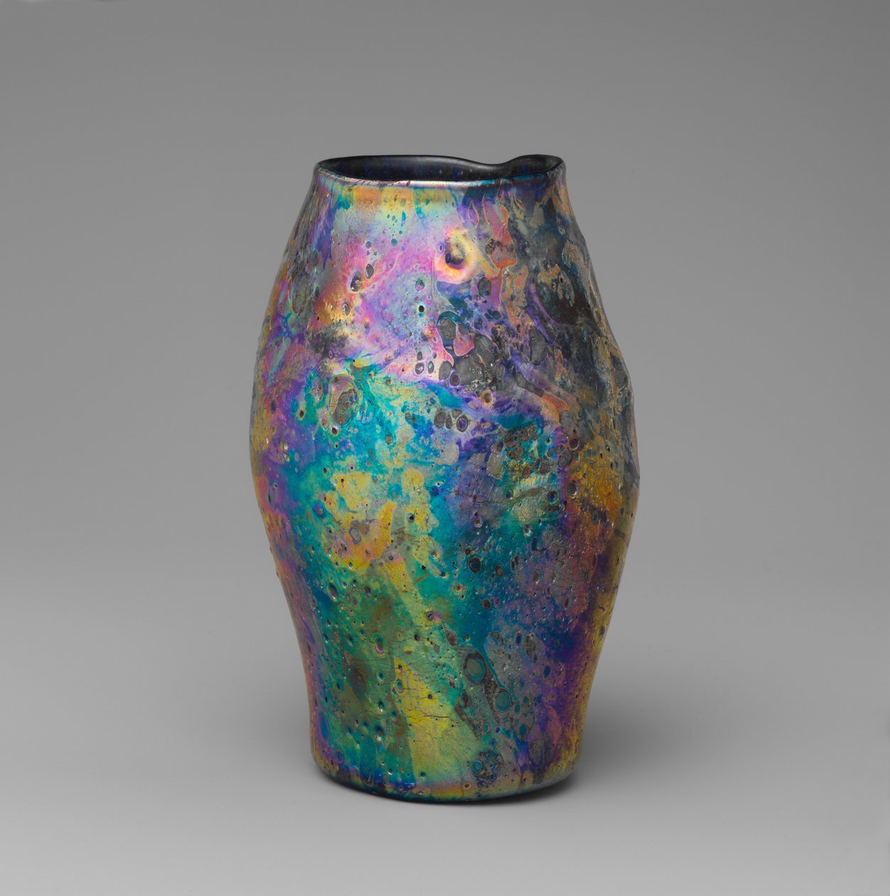 Maljakko tekijältä Louis Comfort Tiffany