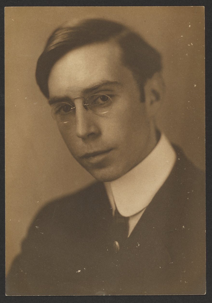 [Nuoren miehen muotokuva, jolla on pince-nez-lasit] tekijältä Louis Fleckenstein