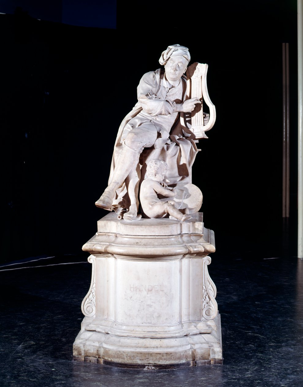 George Frederic Händelin patsas Roubiliacista tekijältä Louis Francois Roubilliac