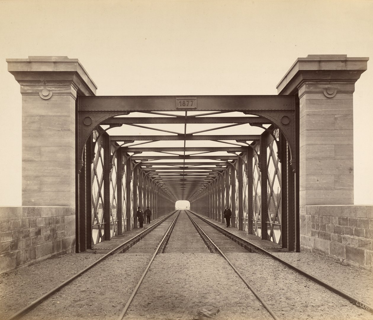 [Railroad Viaduct at La Fontaine-des-Eaux, Dinan], 1879-80 tekijältä Louis Lafon
