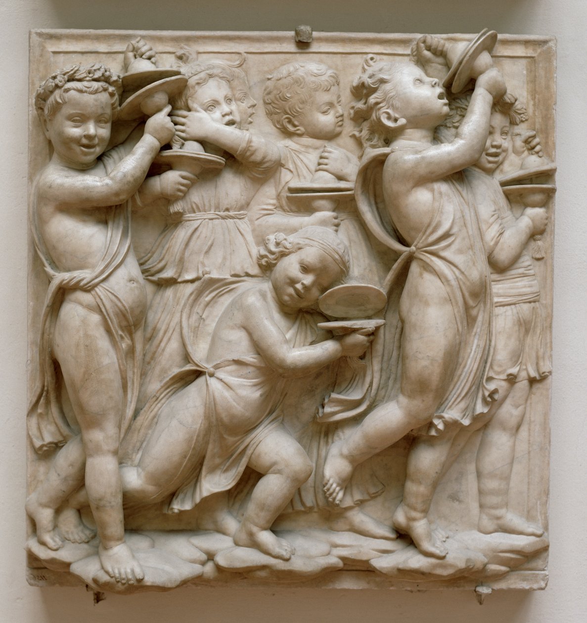 Putti soittaa symbaaleja, yksityiskohta Cantoriasta, n.1432-38 (marmori) tekijältä Luca Della Robbia