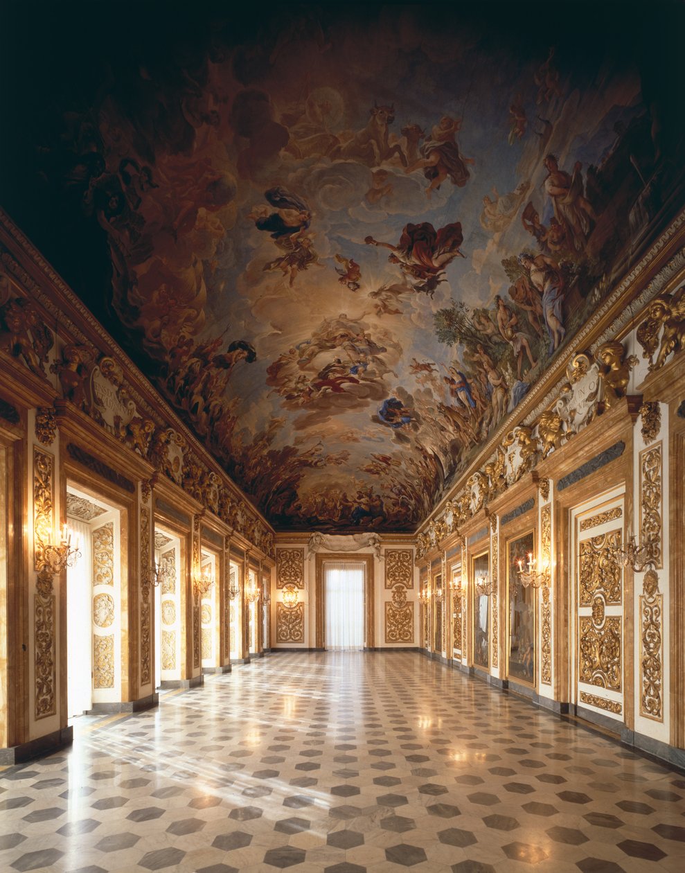 Näkymä loggialle, jonka kattofresko kuvaa toisen Medici-dynastian Apotheoosia, 1670-88. tekijältä Luca Giordano
