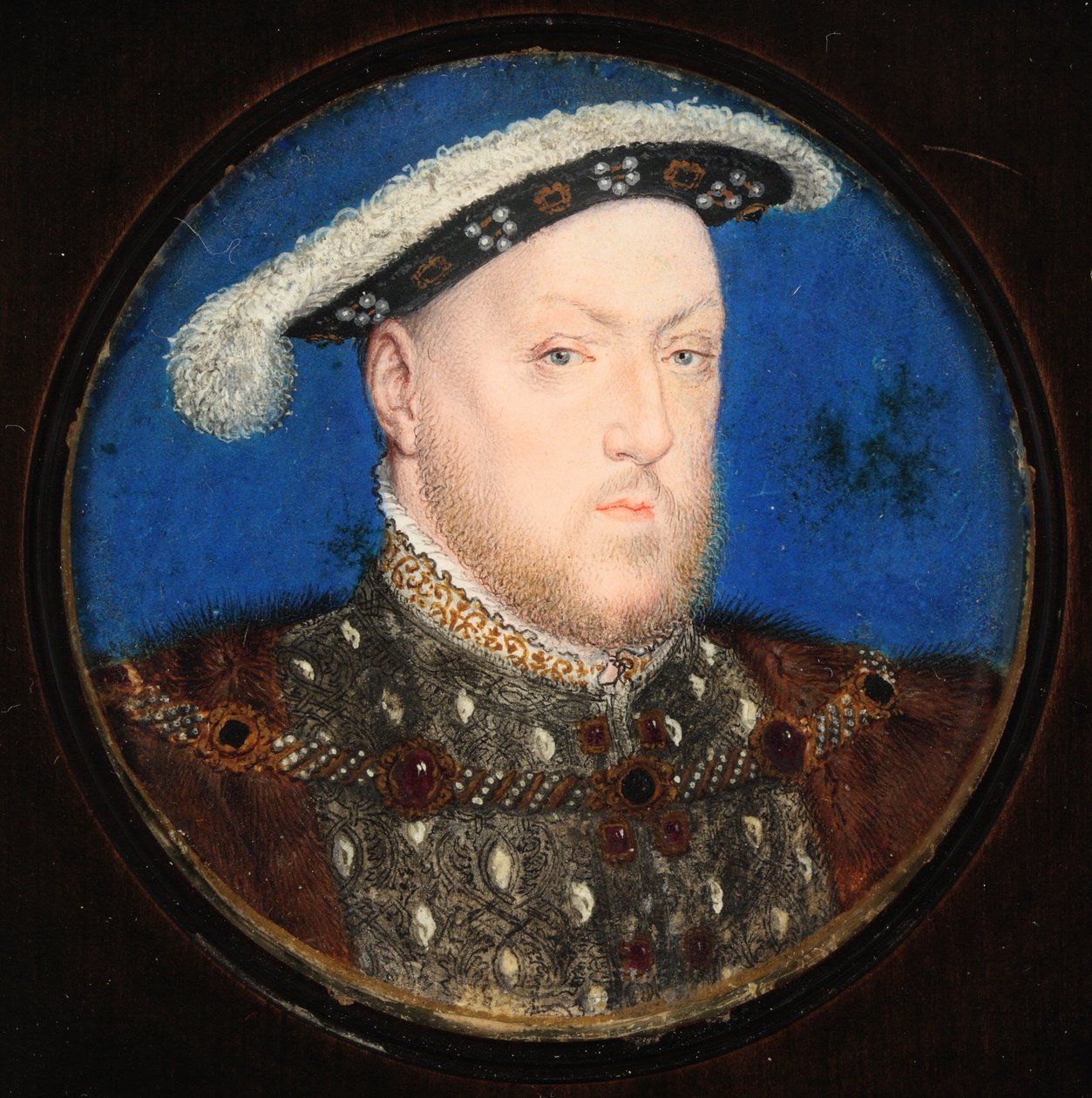 Henry VIII harmaassa kaksiossa ja turkispukussa (wc ja vartaloväri velumissa) tekijältä Lucas Horenbout or Hornebault
