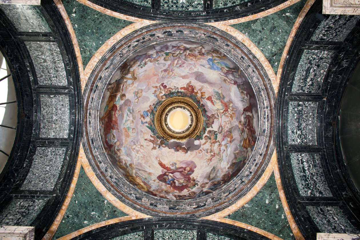 Näkymä Cybo-kappelin kupolista, Luigi Garzin (1638-1721) freskomaalaus (Näkymä Cybo-kappelin kupolista, freskoi Luigi Garzi) Rooma Basilica di Santa Maria del Popolo (Santa Maria del Popolon kirkko), Cybo Kappeli tekijältä Luigi Garzi