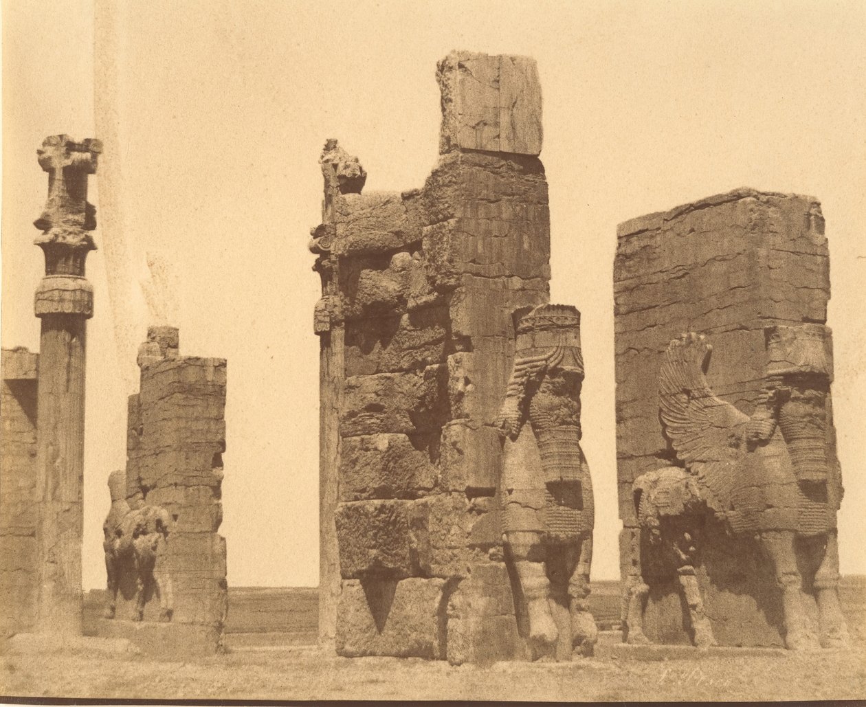 15 [Kaikkien kansakuntien portti, Persepolis, Fars], 1840-60-luvut. tekijältä Luigi Pesce