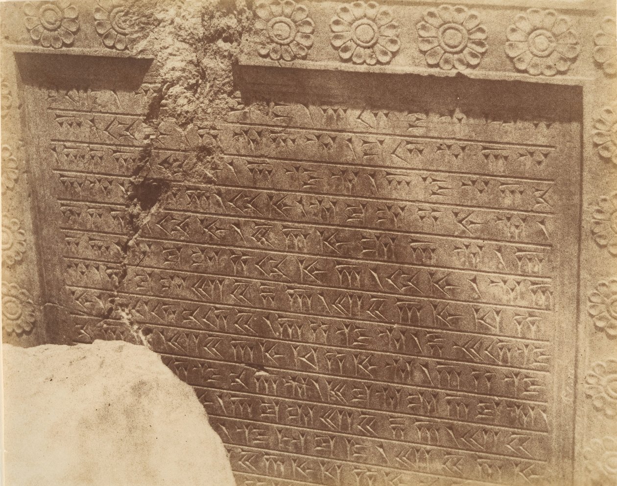 18 [Kirjoitus, vanha persia nuolenpäällä], 1840-60-luku. tekijältä Luigi Pesce