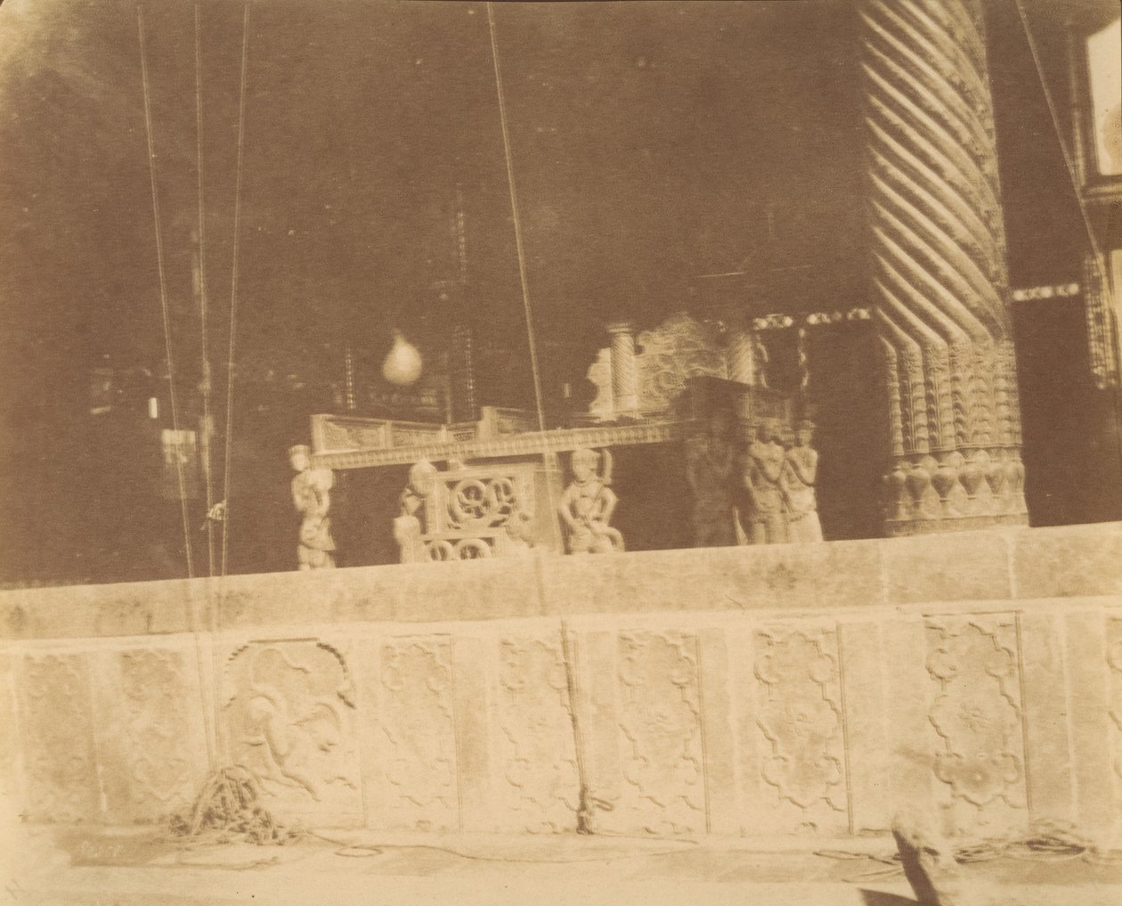[Golestanin palatsi, Teheran, Iran] Takht-i Marmor, 1840-60-luvut. tekijältä Luigi Pesce