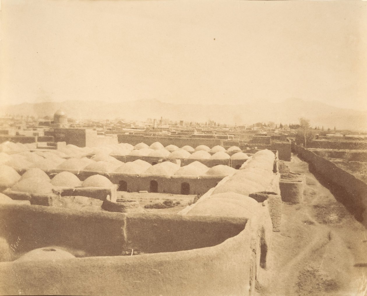 [Arqin eteläinen portti, Teheran, Iran], 1840-60-luvut. tekijältä Luigi Pesce