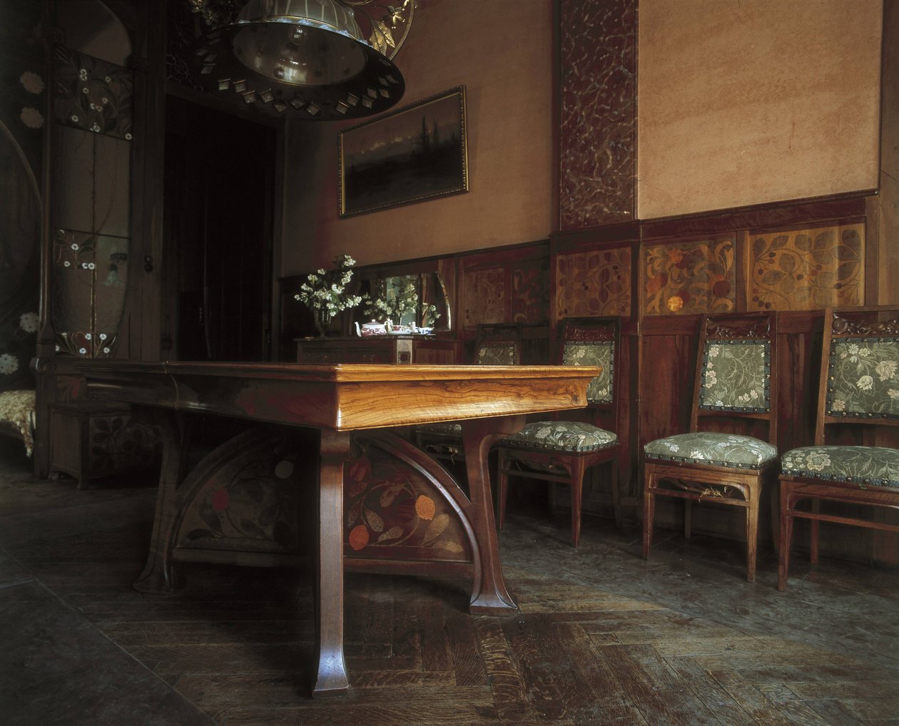 Ruokasali, Casa Nava (1901-1907), Reus - DOMENECH I MONTANER, Lluis (1850-1923). Navasin talo. 1901-1907. ESPANJA. Reus. Navasin talo. Ruokasali, jossa Gaspar Homar i Mesquidan huonekalut. Modernismi. Arkkitehtuuri. tekijältä Luis Domenech i Montaner