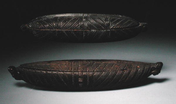 Höyhenlaatikot (puu) tekijältä Maori Maori