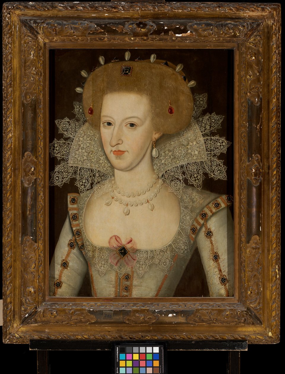 Tanskan Anne, James I ja VI:n kuningatar (1574-1619) tekijältä Marcus the Younger (circle of) Gheeraerts