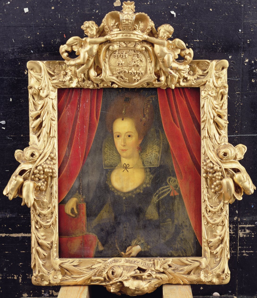 Naisen muotokuva, jonka sanotaan olevan prinsessa Elizabeth, n. 1560 (öljy paneelissa) tekijältä Marcus the Younger (follower of) Gheeraerts