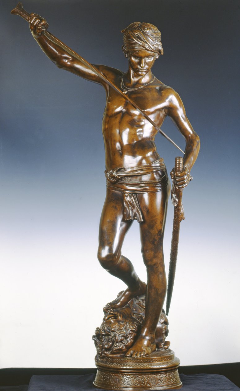 Daavid Goljatin päällä, n. 1872 (pronssi tummanruskealla patinalla) tekijältä Marius Jean Antonin Mercie