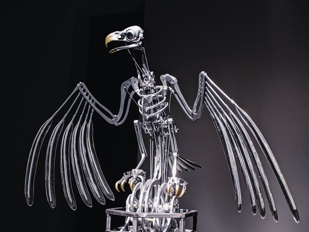 The Nerve Rack, 2019 (Asetaali, akryyli, alumiini, messinki, sähköpiiri, maali, PVC, hartsi, servomoottorit, teräs) tekijältä Mat Collishaw