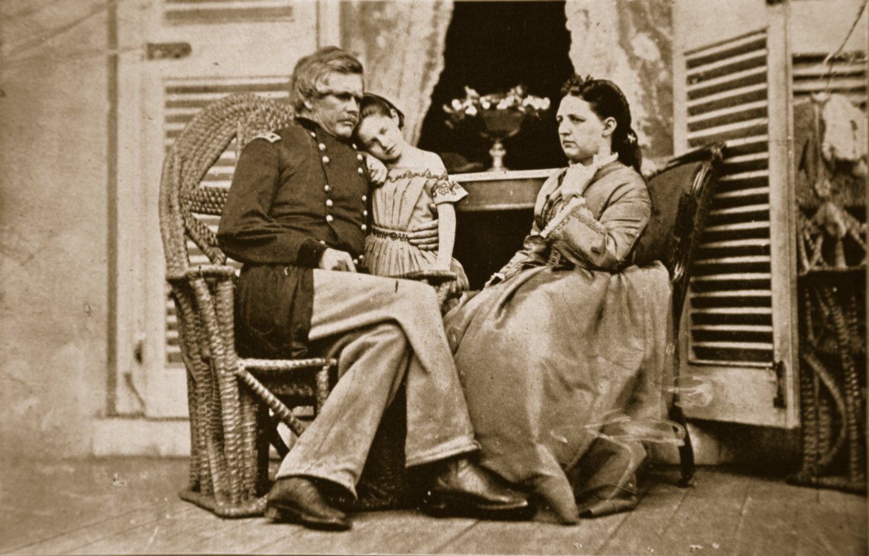 Kenraali E. O. C. Ord vaimonsa ja tyttärensä kanssa, 1861-65 tekijältä Mathew B. Brady