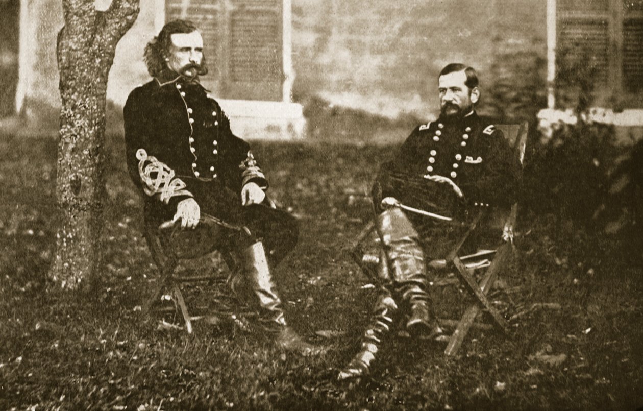 Kenraali George A. Custer ja kenraali Alfred Pleasonton, 1861-65 tekijältä Mathew B. Brady