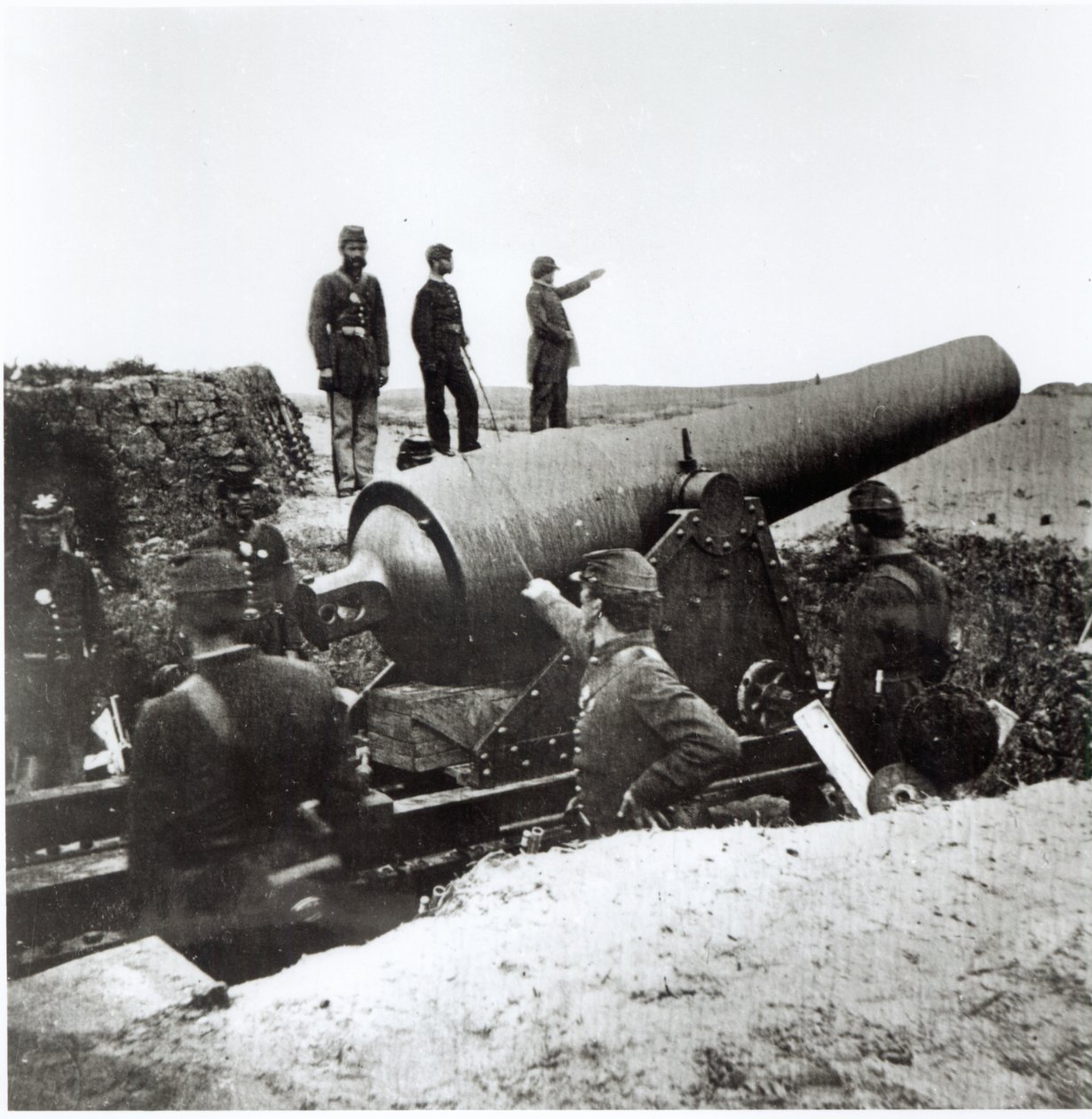Liittovaltion armeijan tykistöpatteri Yhdysvaltain sisällissodan aikana, 1862 tekijältä Mathew B. Brady