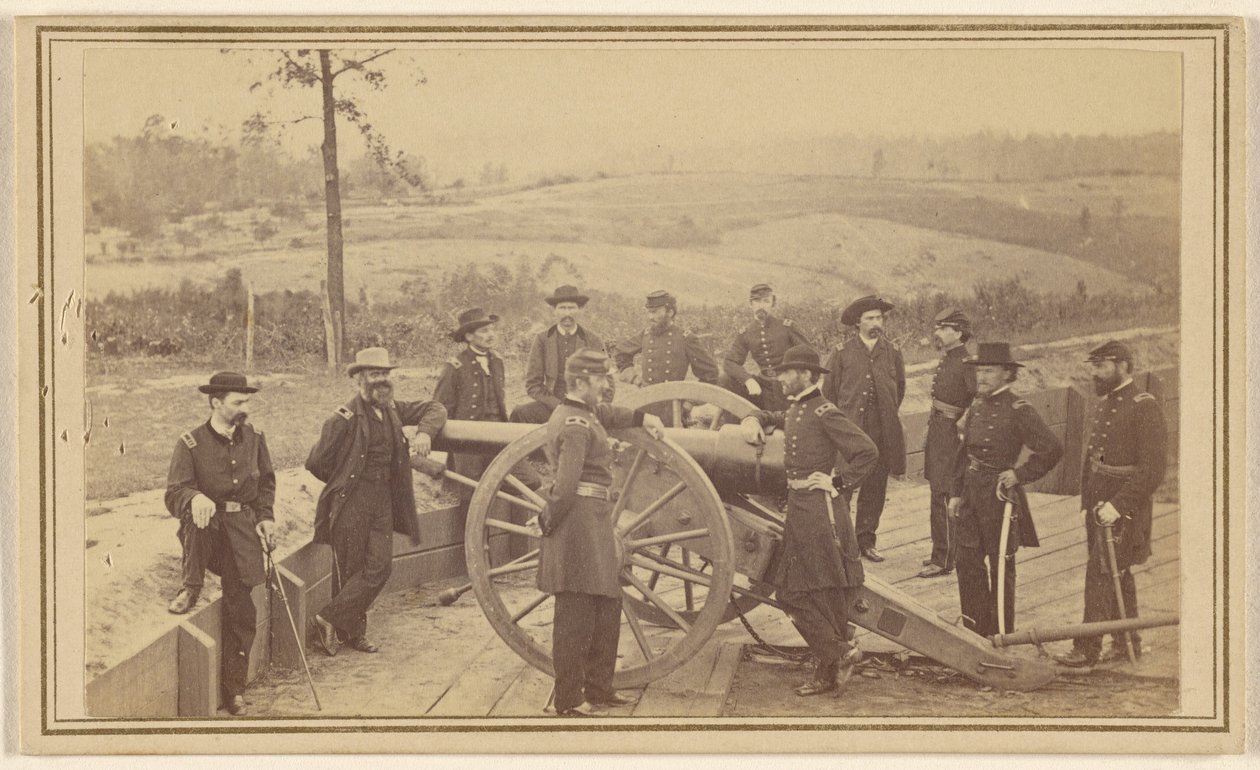 [Kenraali Sherman esikuntineen Atlantan edustalla 19. heinäkuuta 1864] tekijältä Mathew B. Brady