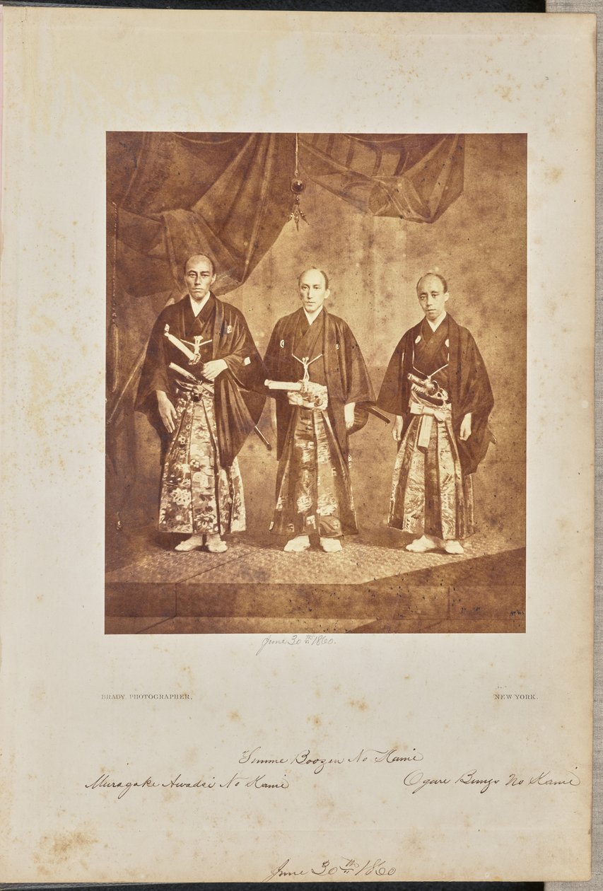 [Ryhmäkuva ensimmäisen Japanin Yhdysvaltain suurlähetystön päälähettiläistä, Washington D.C.] tekijältä Mathew B. Brady