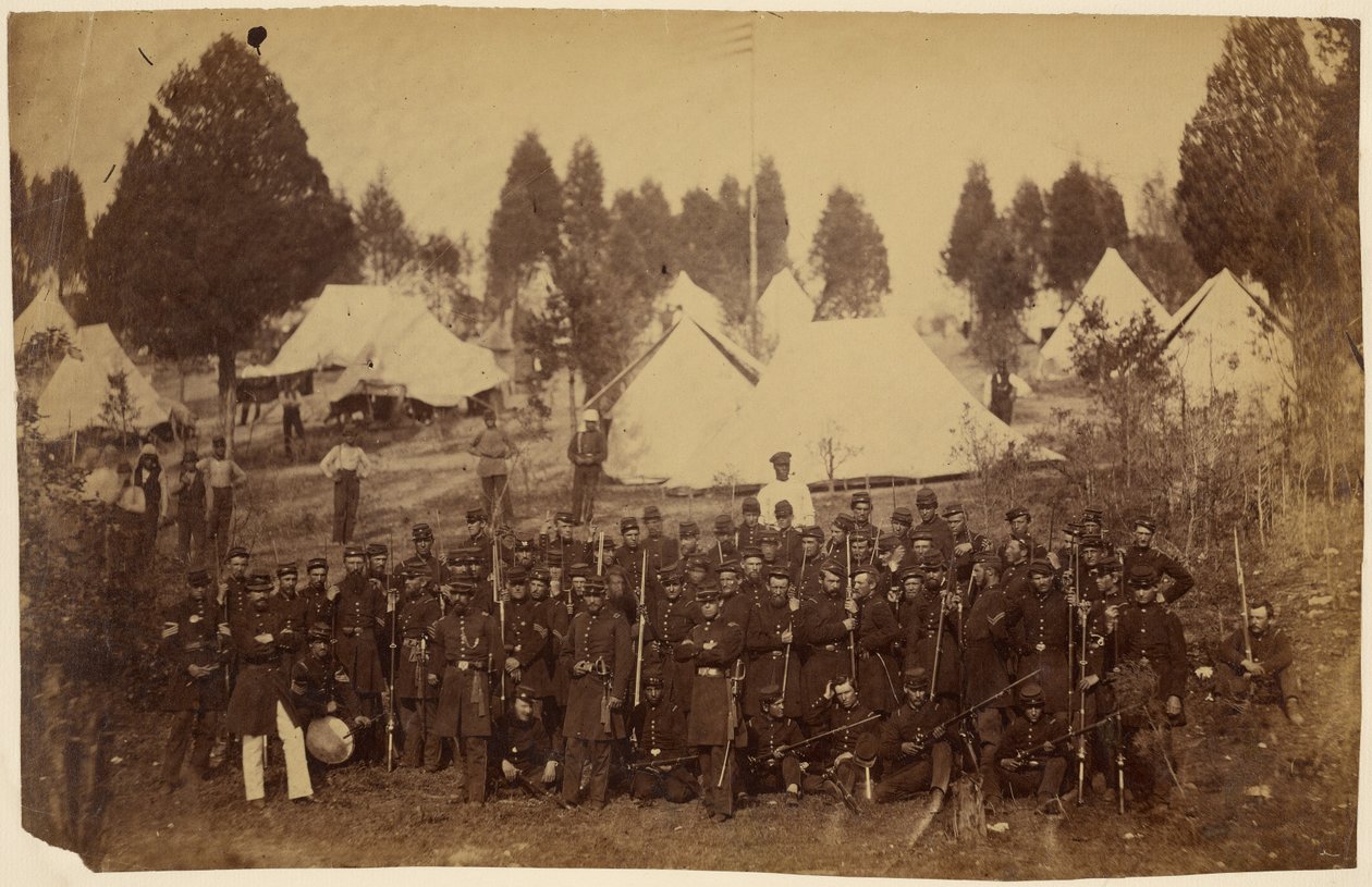Connecticutin kolmas jalkaväkirykmentti, Camp Douglas, 1861/[Unionin joukot ja leirin seurueet] tekijältä Mathew B. Brady