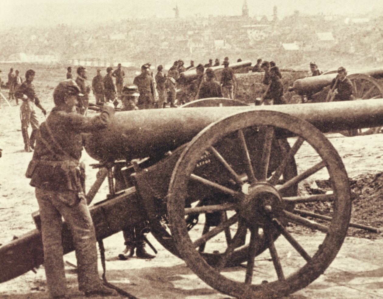 Liittovaltion tykistö Yhdysvaltain sisällissodan aikana (1861-65) (m/v kuva) tekijältä Mathew Brady
