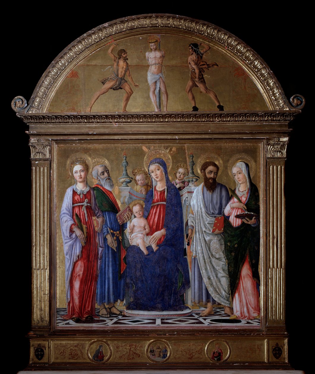 Neitsyt lapsen kanssa ja pyhä Bartolomeus, Pyhä Katariina, Pyhä Lucy ja Pyhä Matteus - alttaritaulu tekijältä Matteo di Giovanni di Bartolo