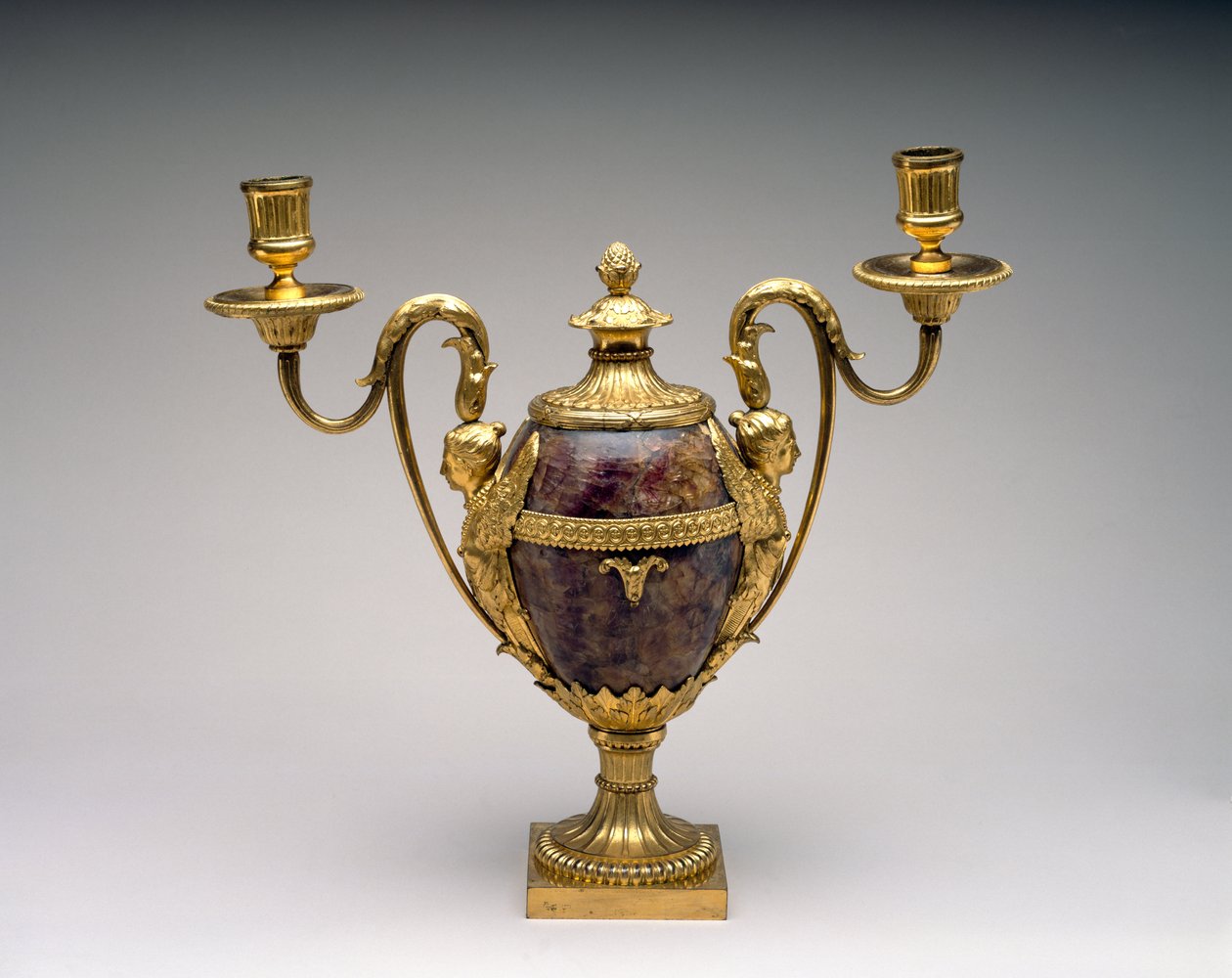 Kynttelikkö, n. 1772 (Blue John & Ormolu) tekijältä Matthew Boulton