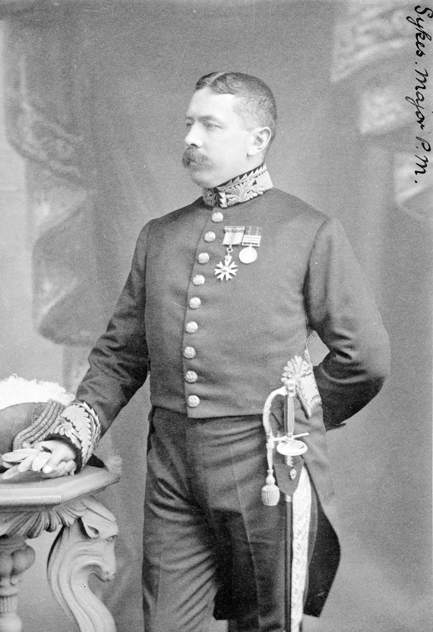 Prikaatinkenraali Sir Percy Molesworth Sykes tekijältä Maull and Fox