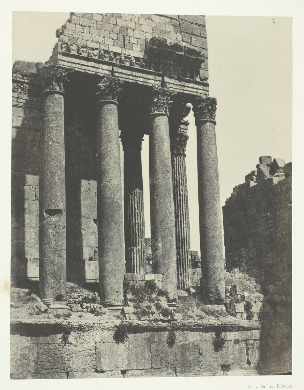 Baalbeck Heliopolis, Jupiterin temppeli, näkymä kaakkoiskulmasta, Syyria, 184951, painettu 1852. tekijältä Maxime Du Camp