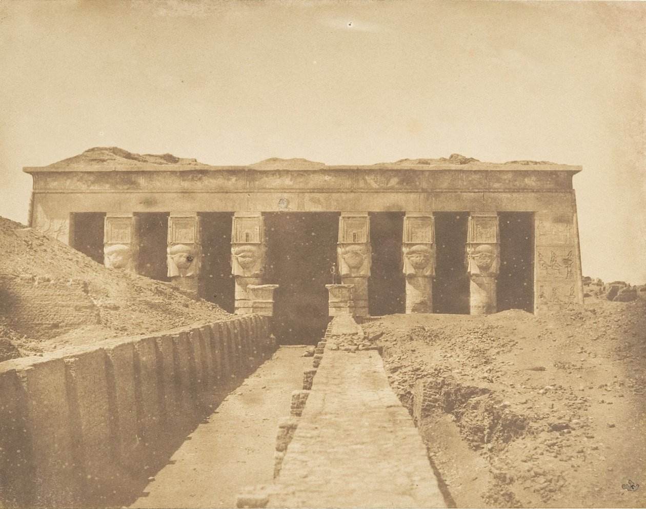 Athorin temppelin julkisivu Dendera Tentyrisissä, 1849-50. tekijältä Maxime Du Camp