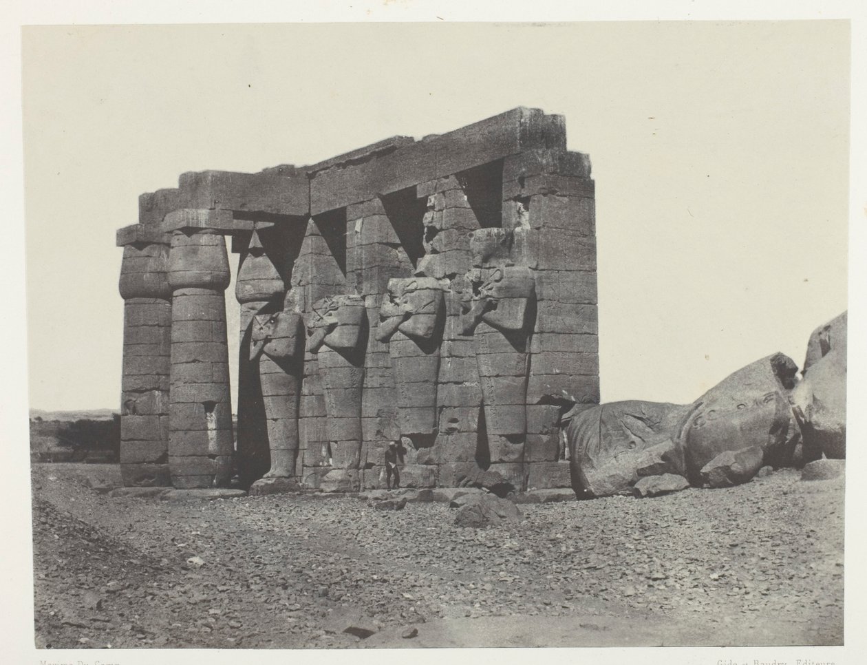 Gournah, Perystyle Osymandiasin haudasta (Ramesseum Occidental); Thebe, levy 59 albumista "Egypte, Nubie, Palestine et Syrie" (1852). tekijältä Maxime Du Camp