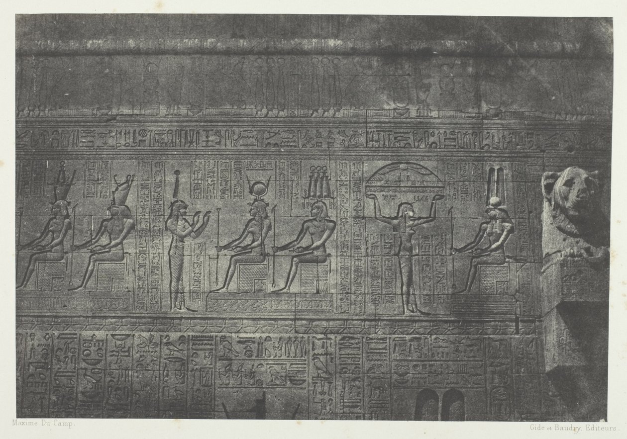 Denderahin suuri temppeli (Teutyres), veistoksia takajulkisivusta; Ylä-Egypti, levy 20 albumista "Egypte, Nubie, Palestine et Syrie" (1852). tekijältä Maxime Du Camp