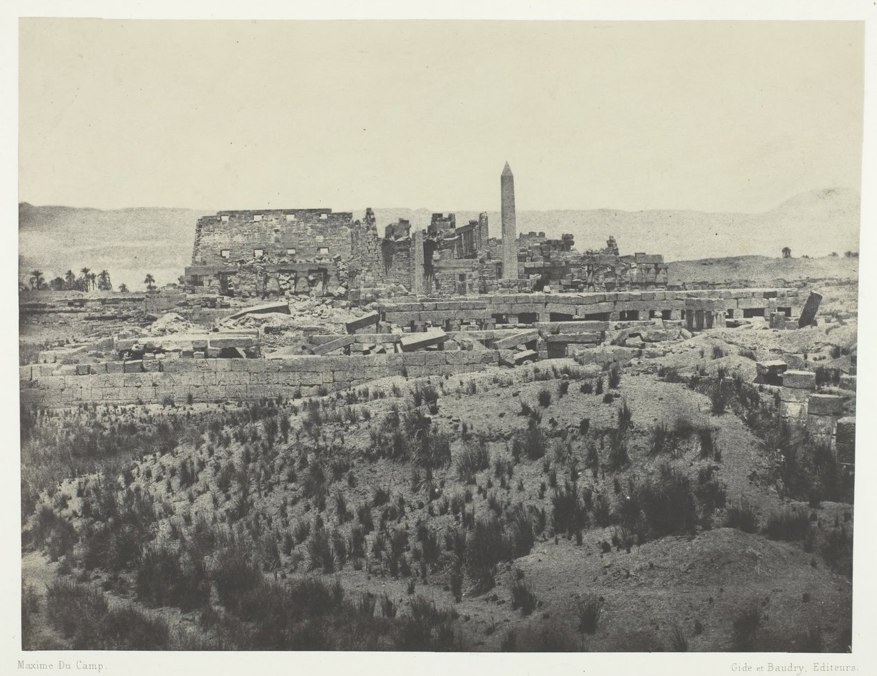 Karkakin palatsi, yleinen näkymä raunioista, itään katsova, Thebes, 184951, painettu 1852. tekijältä Maxime Du Camp