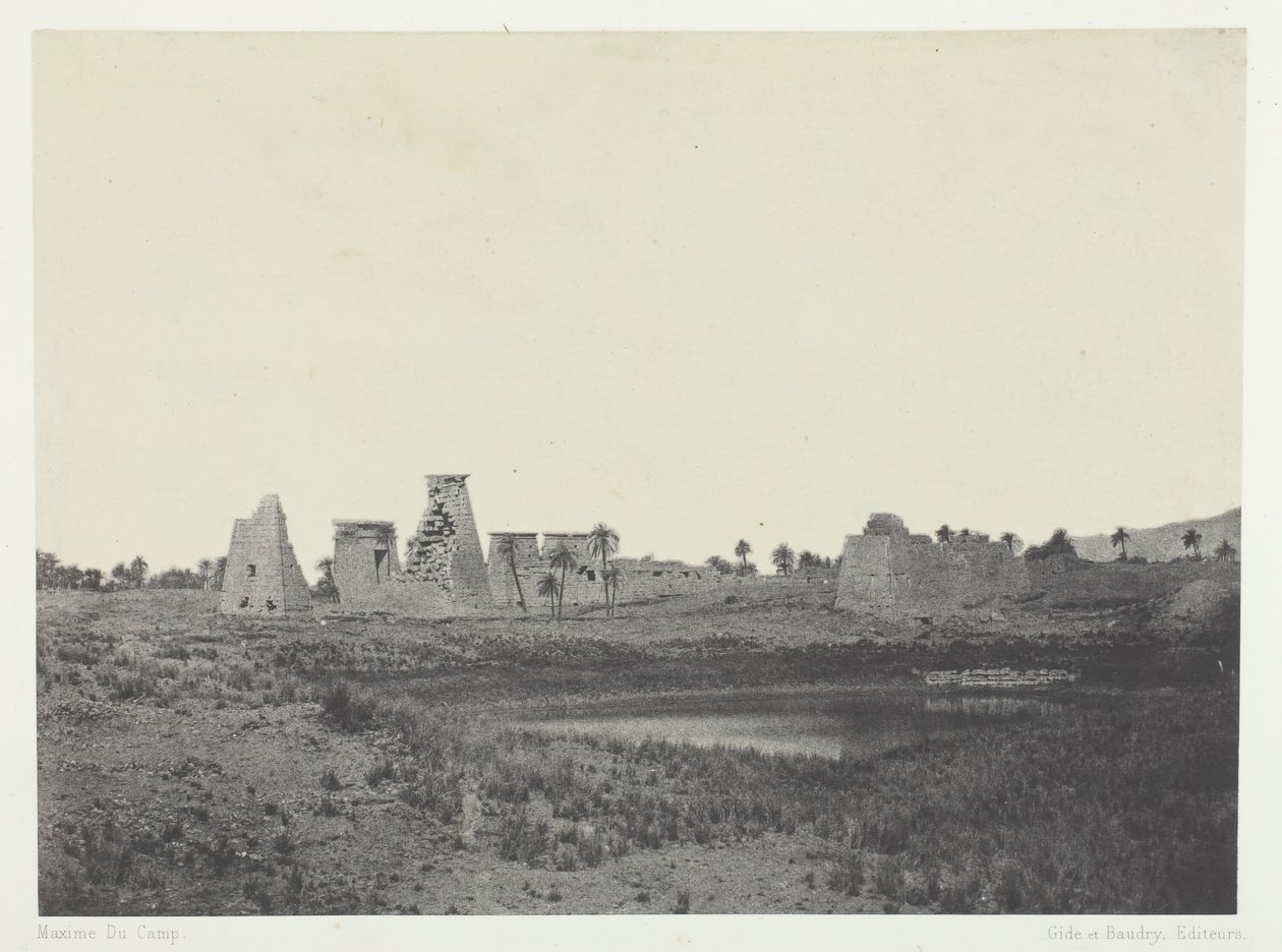 Karnakin palatsi, Etelä-Propylaea, Thebes, 184951, painettu 1852. tekijältä Maxime Du Camp