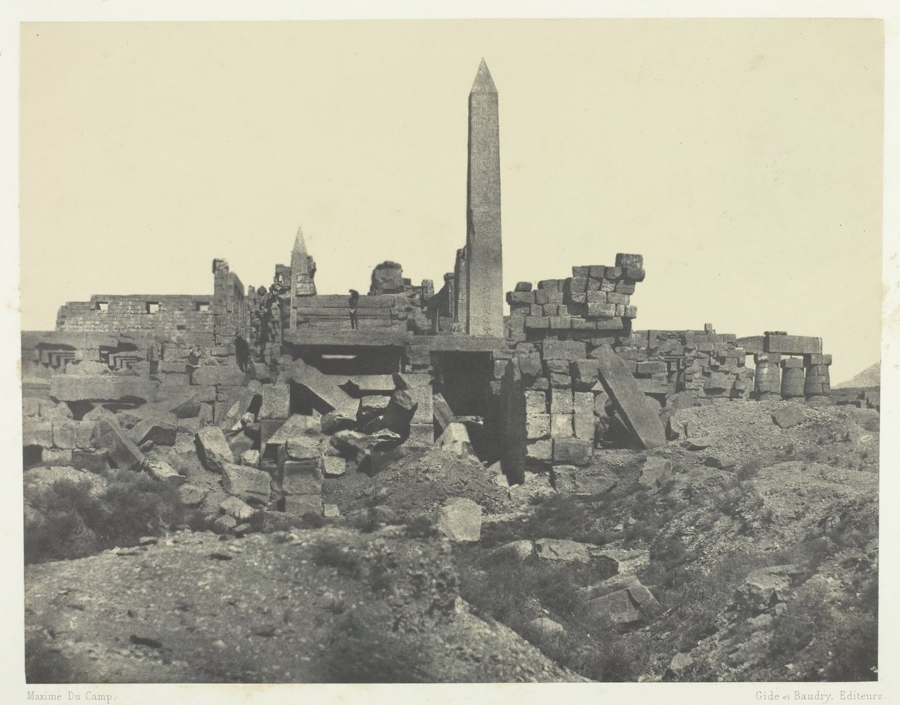Karnak Palace, Granite Sanctuary ja Hypostyle Hall, Thebes, 184951, painettu 1852. tekijältä Maxime Du Camp
