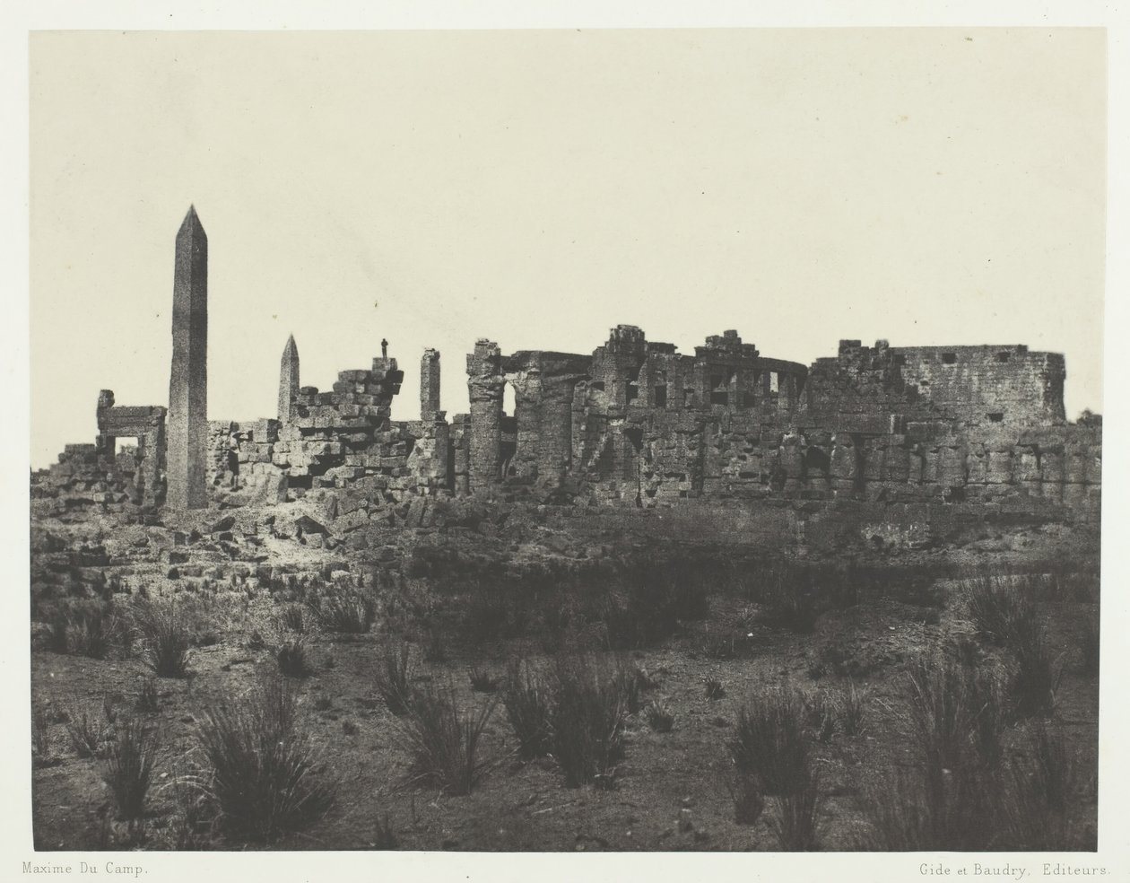 Karnakin palatsi, yleinen näkymä raunioista, viety pohjoiseen, Thebes, 184951, painettu 1852. tekijältä Maxime Du Camp