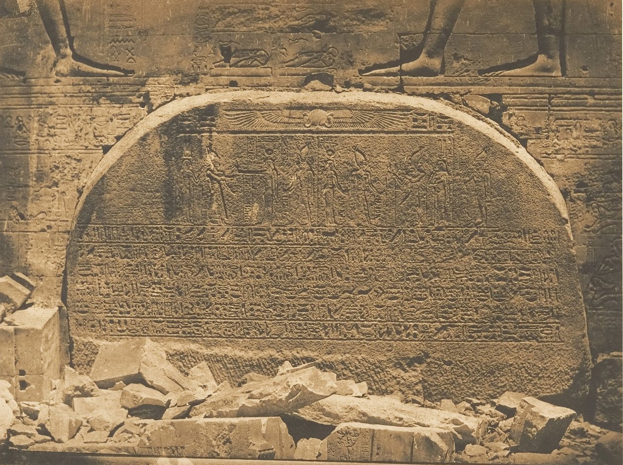 Proseynemus sinetöi Isisin temppelin toisessa pylväässä Philaessa 15. huhtikuuta 1850. tekijältä Maxime Du Camp